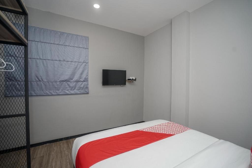 Oyo 568 Rajawali Homestay Палембанг Екстериор снимка