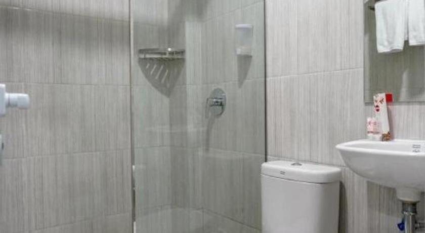 Oyo 568 Rajawali Homestay Палембанг Екстериор снимка