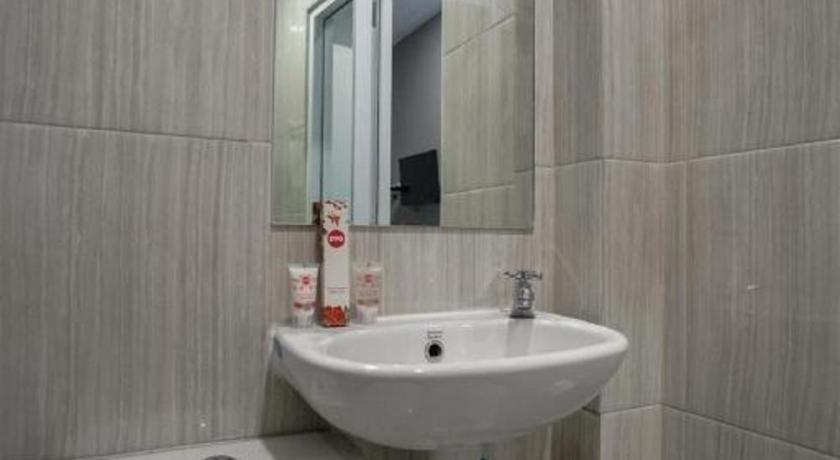 Oyo 568 Rajawali Homestay Палембанг Екстериор снимка