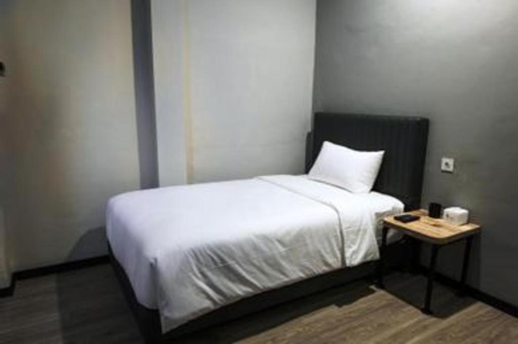 Oyo 568 Rajawali Homestay Палембанг Екстериор снимка
