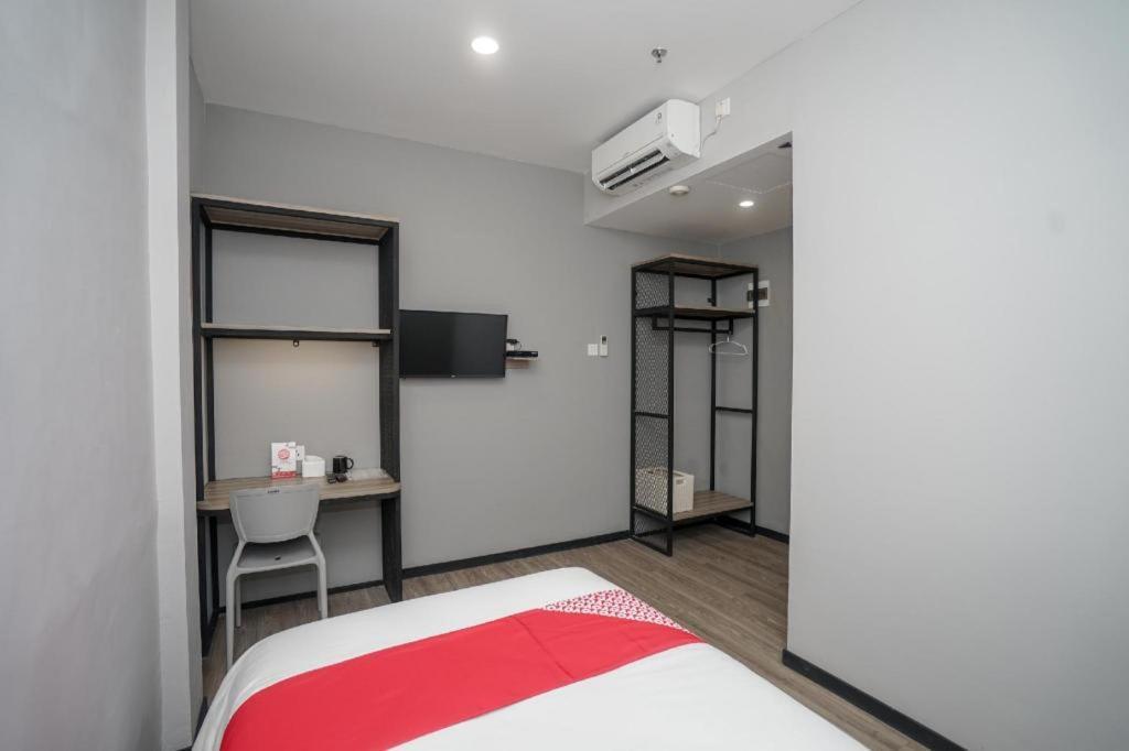 Oyo 568 Rajawali Homestay Палембанг Екстериор снимка
