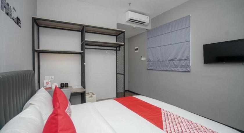 Oyo 568 Rajawali Homestay Палембанг Екстериор снимка