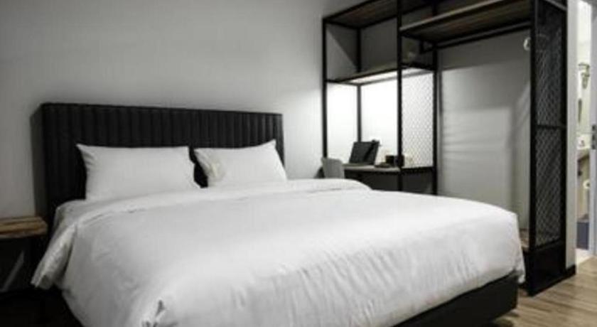 Oyo 568 Rajawali Homestay Палембанг Екстериор снимка