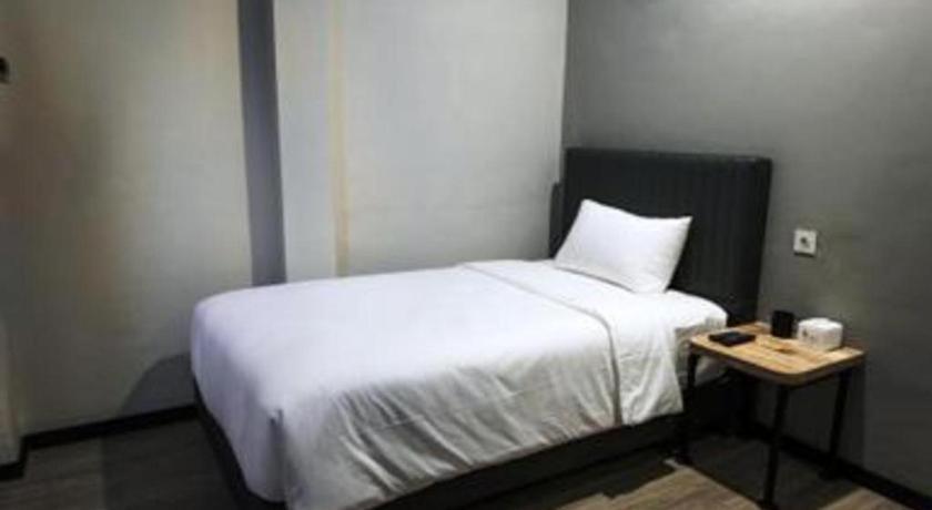 Oyo 568 Rajawali Homestay Палембанг Екстериор снимка
