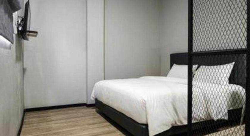 Oyo 568 Rajawali Homestay Палембанг Екстериор снимка